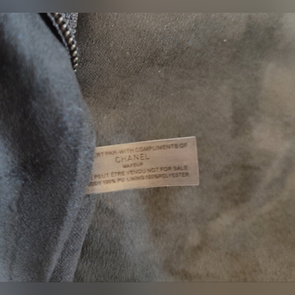 CHANEL 31 Rue Cambon Paris Boutique Tote Black White Nylon Zip Top NIP - Picture 9 of 12